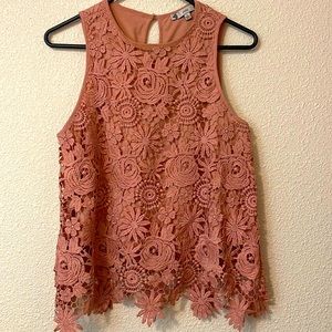 ⭐⭐8 for $25 Rose blush lace top, womens size L